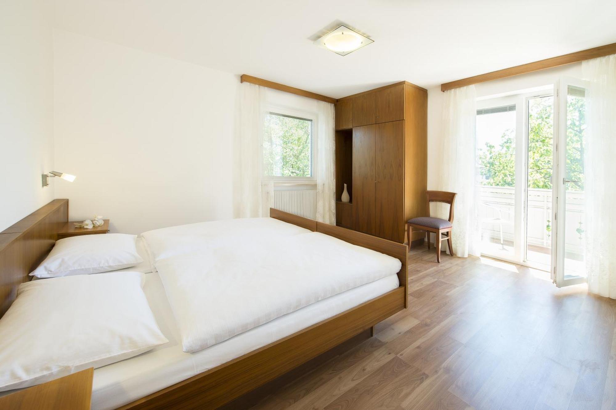 Pension Etschland Dorf Tirol Zimmer foto